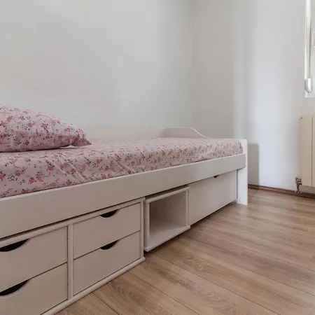 Modern Sara Near The By Ta Leut Agency *