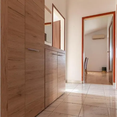 Modern Sara Near The By Ta Leut Agency * Privlaka (Zadar)