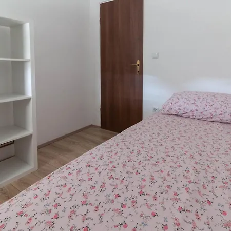 Modern Sara Near The By Ta Leut Agency