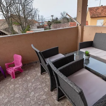 Modern Sara Near The By Ta Leut Agency * Privlaka (Zadar)